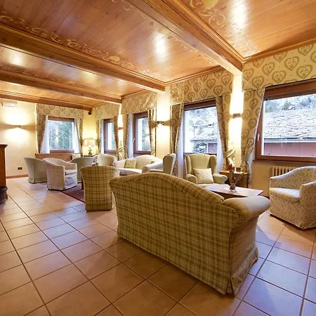Croux Hotel 3*