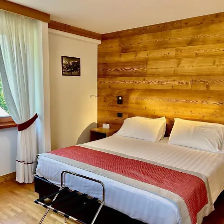 Croux Hotel