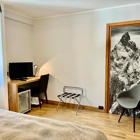 Croux Hotel