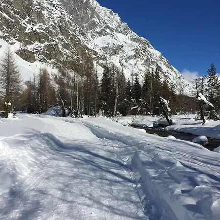 Croux Hotel 3*